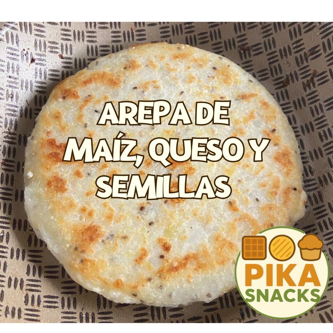 Arepa de maíz, queso y semillas